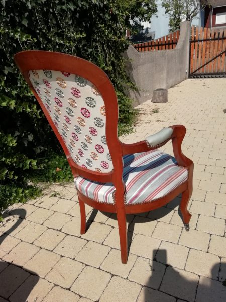 chaises et fauteuil assortis tapissier decorateur sables olonne