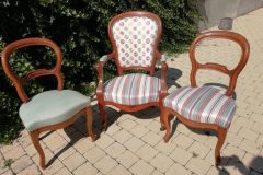 chaises et fauteuil assortis tapissier decorateur sables olonne