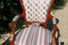 chaises et fauteuil assortis tapissier decorateur sables olonne
